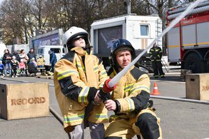 В Кирове на Театральной площади отметили 375-летие пожарной охраны