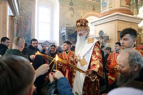 Кировчанам раздадут Благодатный огонь в Успенском соборе Трифонова монастыря
