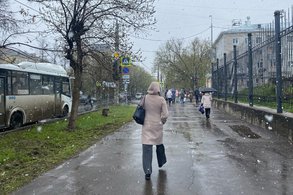 В Кирове затопило подземный переход: с водой не могут справиться уже две недели