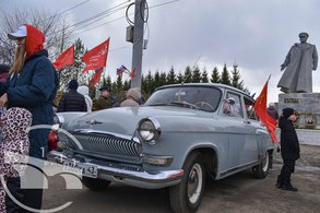 На площади Конева в Кирове прошла выставка ретро-автомобилей