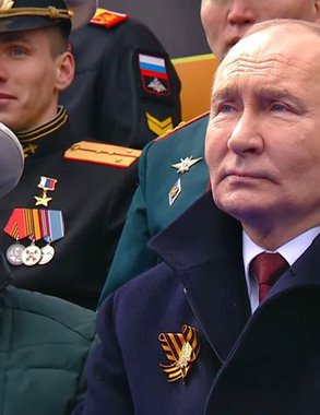 Герой России из Кирова Головин смотрел парад Победы рядом с президентом страны