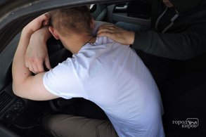 На машину с молодыми людьми в Кировской области напал мужчина с ружьем